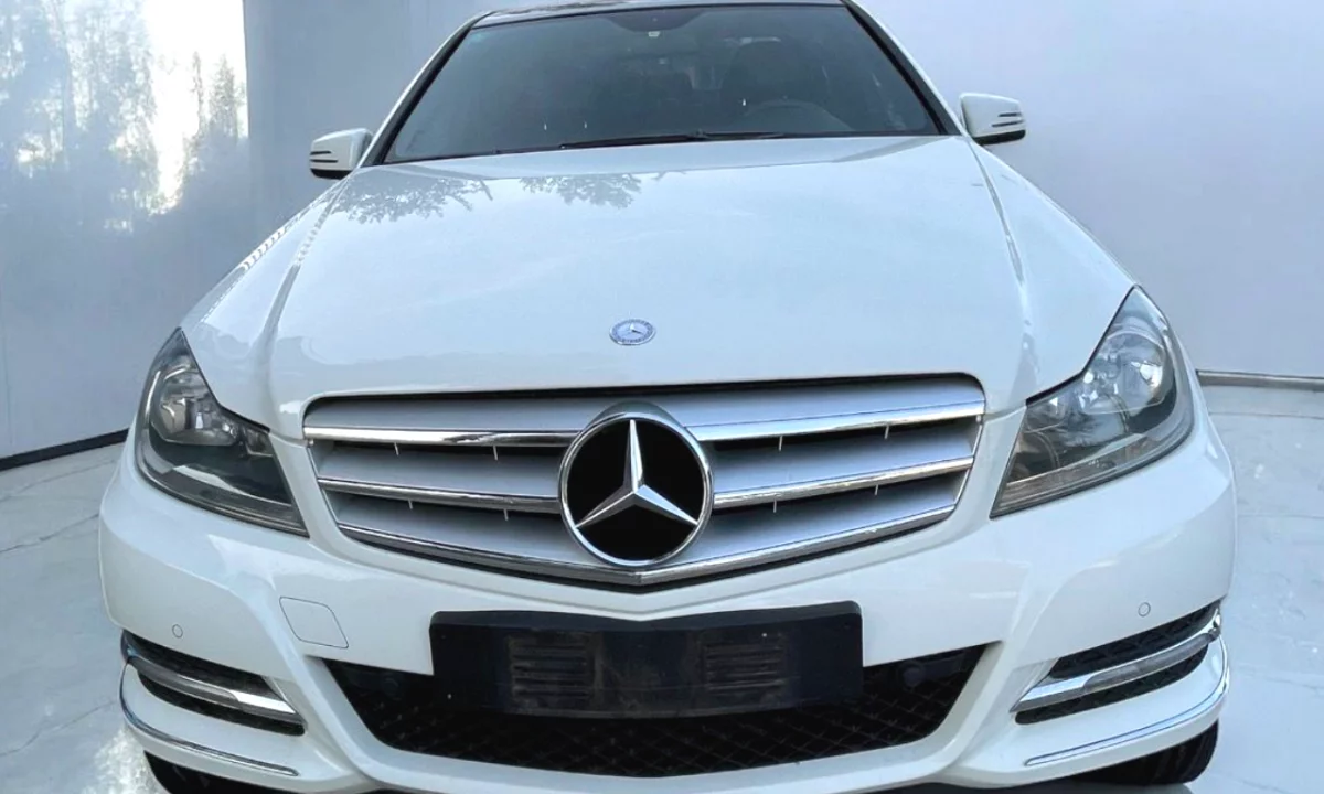 Mercedes-Benz C-Class – Automat | 2.0 Nafte Duke Filluar Nga 40 Euro Dita