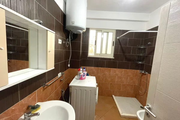 Shtepi me qera Apartament ne Tirane, 1+1, Mobilimi E mobiluar, Pagesa 380  Euro.