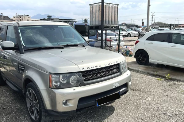 🚘 Range Rover 3.0 – Nafte | Automatike Duke Filluar Nga 70 Euro Dita