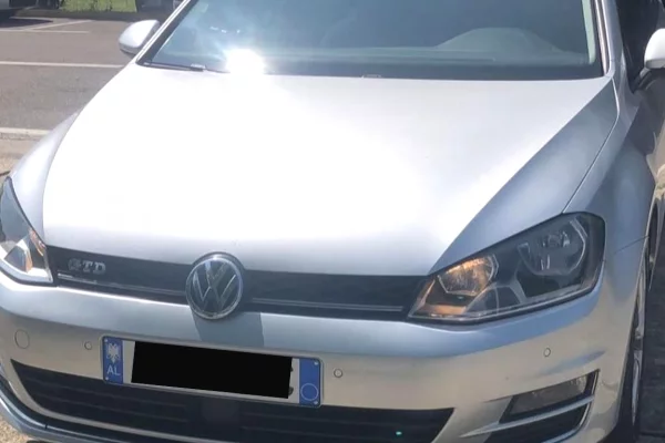 🚘 Volkswagen Golf 7 – 1.6 Naftë | Automatike Duke Filluar Nga 40 Euro Dita