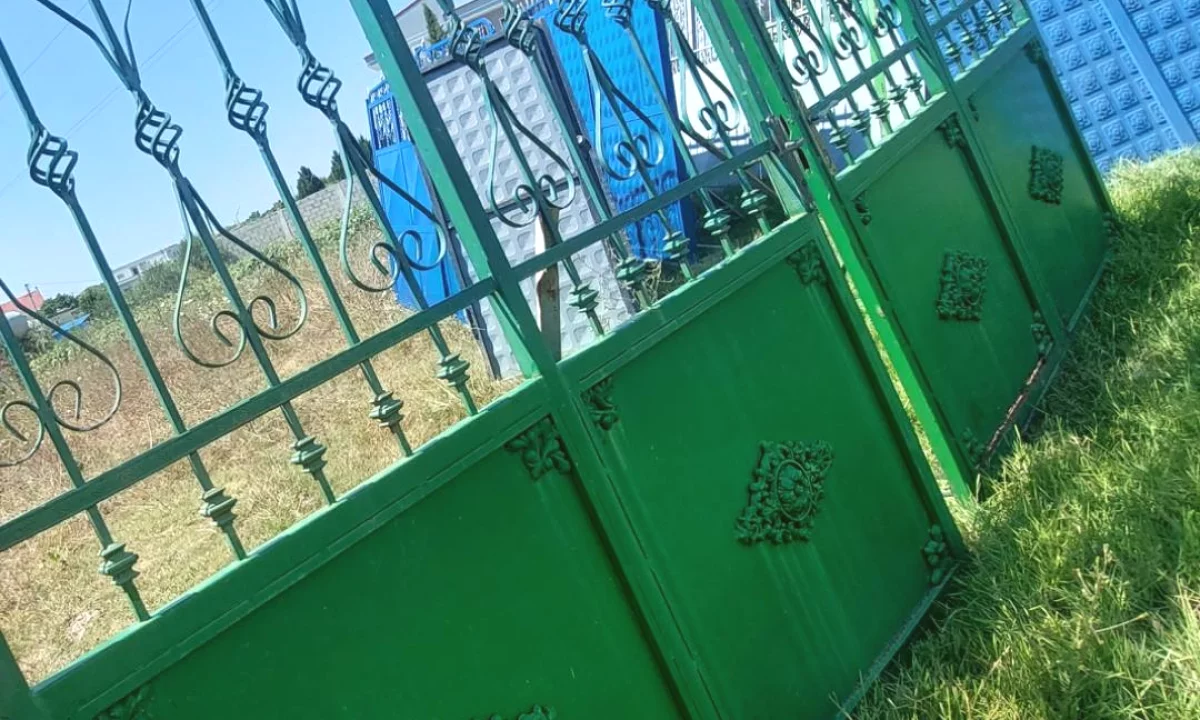 Shitet porta per oborr