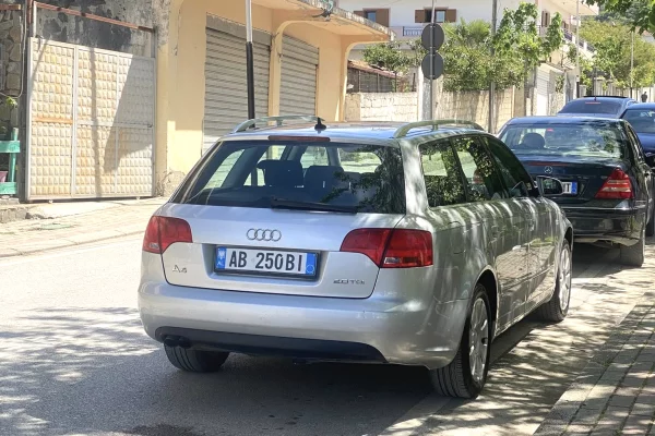 Auto in Vendita a Tirana, Audi, 2006 Diesel,Kambio Automatik Pagamento 3,800  Euro.