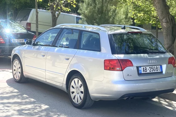 Auto in Vendita a Tirana, Audi, 2006 Diesel,Kambio Automatik Pagamento 3,800  Euro.