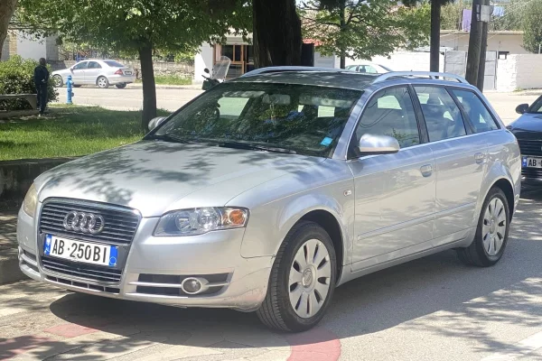 Auto in Vendita a Tirana - 3,800 Euro