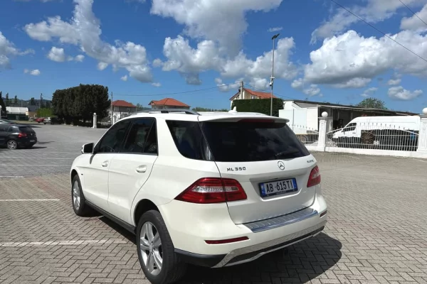 Auto in Vendita a Tirana, Mercedes-Benz, 2013 Diesel,Kambio Automatik Pagamento 13,500  Euro.