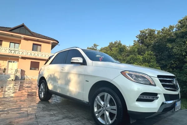 Auto in Vendita a Tirana - 13,500 Euro