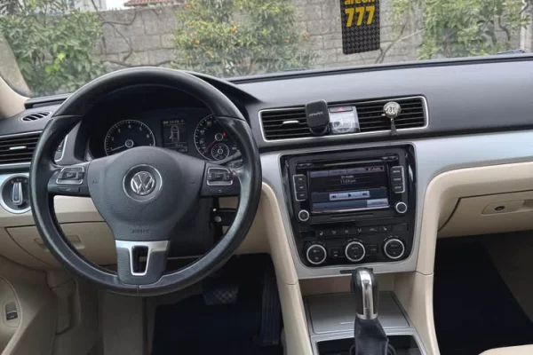 Auto in Vendita a Tirana, Volkswagen, 2012 gasoline-gas,Kambio Automatik Pagamento 7,499  Euro.