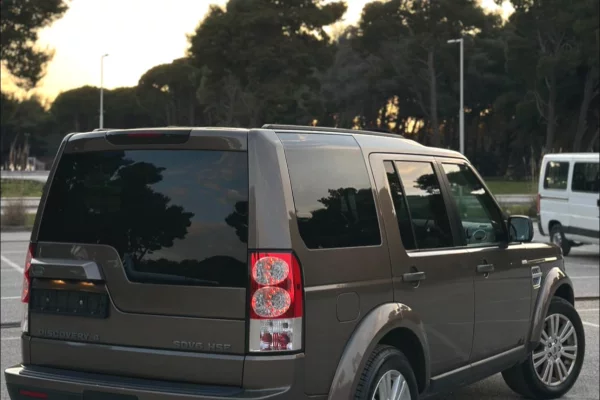 Auto in Vendita a Tirana, Land Rover, 2011 Diesel,Kambio Automatik Pagamento 10,000  Euro.