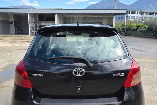 Auto in Vendita a Tirana, Toyota, 2007 Diesel,Kambio Automatik Pagamento 450,000  Leke.