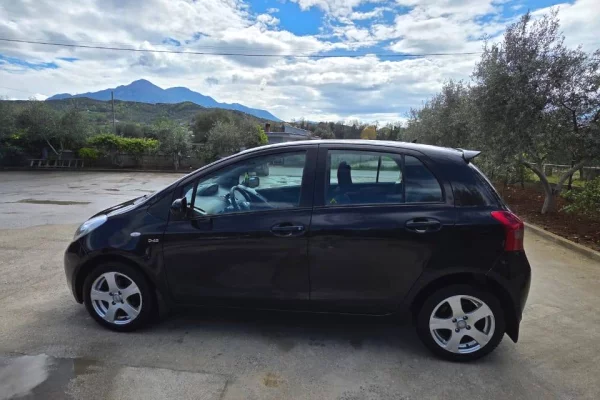 Auto in Vendita a Tirana, Toyota, 2007 Diesel,Kambio Automatik Pagamento 450,000  Leke.