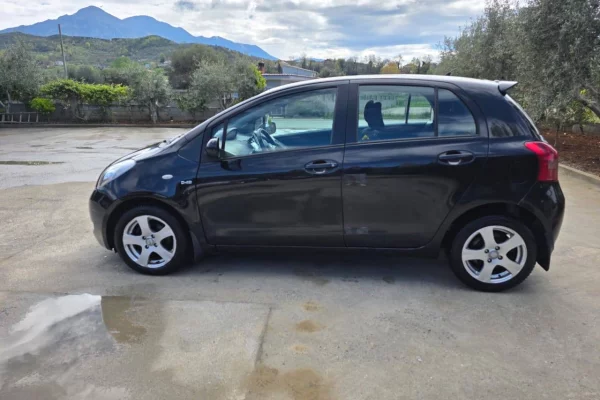 Auto in Vendita a Tirana, Toyota, 2007 Diesel,Kambio Automatik Pagamento 450,000  Leke.