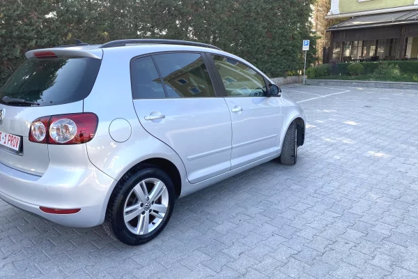 Auto in Vendita a Tirana, Volkswagen, 2012 Diesel,Kambio Automatik Pagamento 8,300  Euro.