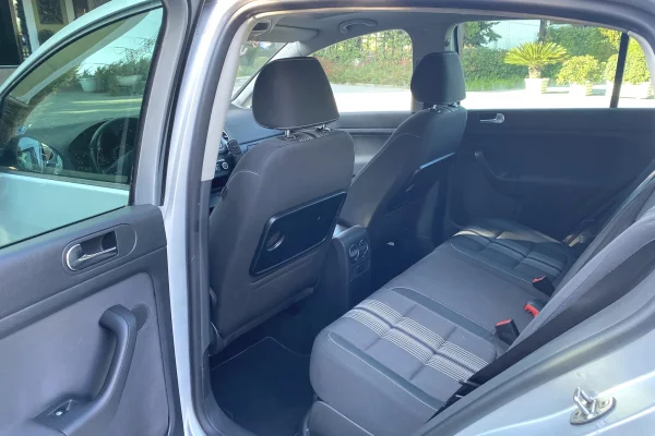 Auto in Vendita a Tirana, Volkswagen, 2012 Diesel,Kambio Automatik Pagamento 8,300  Euro.