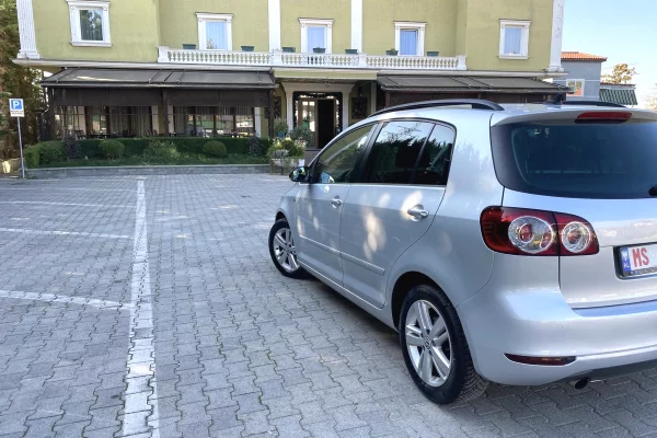 Auto in Vendita a Tirana, Volkswagen, 2012 Diesel,Kambio Automatik Pagamento 8,300  Euro.
