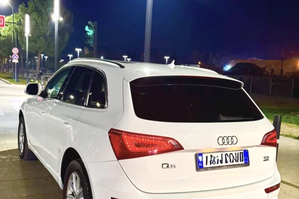 Auto in Vendita a Tirana, Audi, 2012 Diesel,Kambio Automatik Pagamento 12,500  Euro.