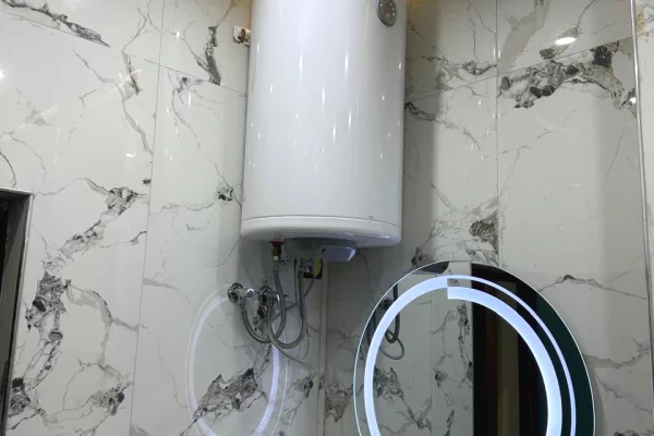 Different articles a Durazzo - 6,000 Leke