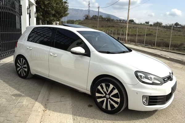 Auto in Vendita a Tirana, Volkswagen, 2013 Diesel,Kambio Automatik Pagamento 8,300  Euro.