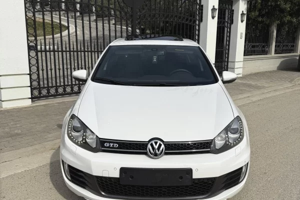 Auto in Vendita a Tirana, Volkswagen, 2013 Diesel,Kambio Automatik Pagamento 8,300  Euro.