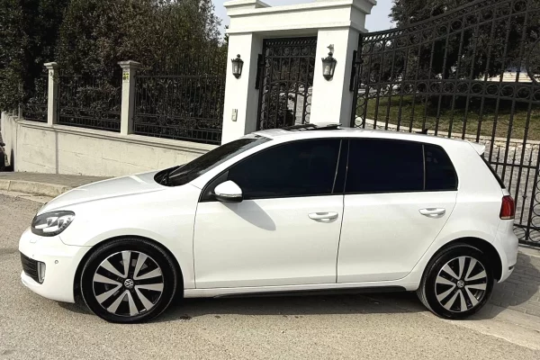 Auto in Vendita a Tirana, Volkswagen, 2013 Diesel,Kambio Automatik Pagamento 8,300  Euro.