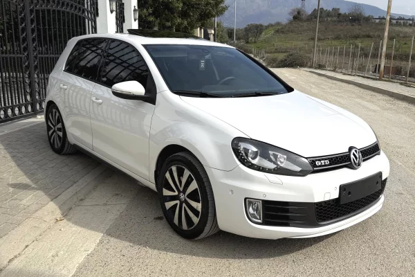 Auto in Vendita a Tirana, Volkswagen, 2013 Diesel,Kambio Automatik Pagamento 8,300  Euro.