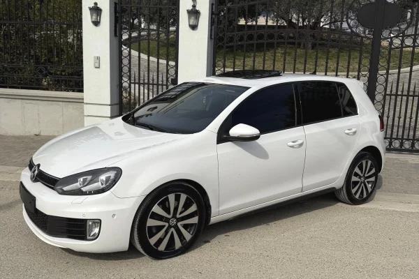 Auto in Vendita a Tirana, Volkswagen, 2013 Diesel,Kambio Automatik Pagamento 8,300  Euro.