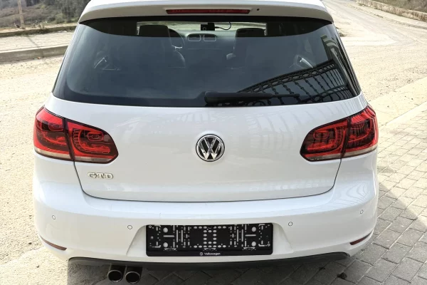 Auto in Vendita a Tirana, Volkswagen, 2013 Diesel,Kambio Automatik Pagamento 8,300  Euro.