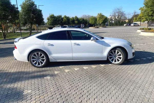 Auto in Vendita a Durazzo, Audi, 2015 Diesel,Kambio Automatik Pagamento 12,200  Euro.