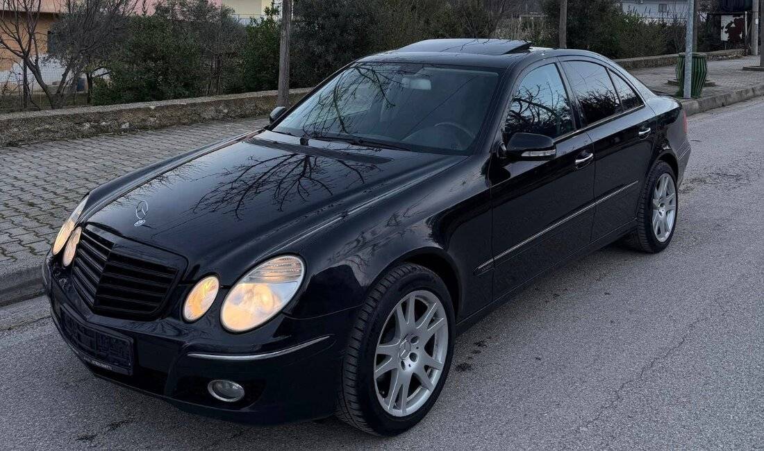 Auto in Vendita a Fier, Mercedes-Benz, 2006 Benzine,Kambio Automatik Pagamento 5,600  Euro.