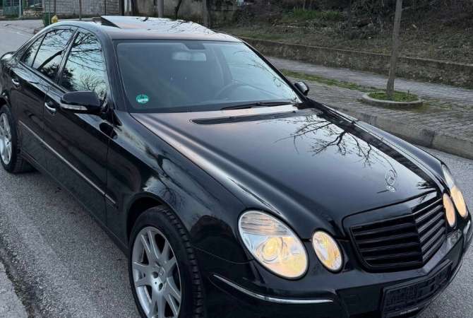 Auto in Vendita a Fier, Mercedes-Benz, 2006 Benzine,Kambio Automatik Pagamento 5,600  Euro.