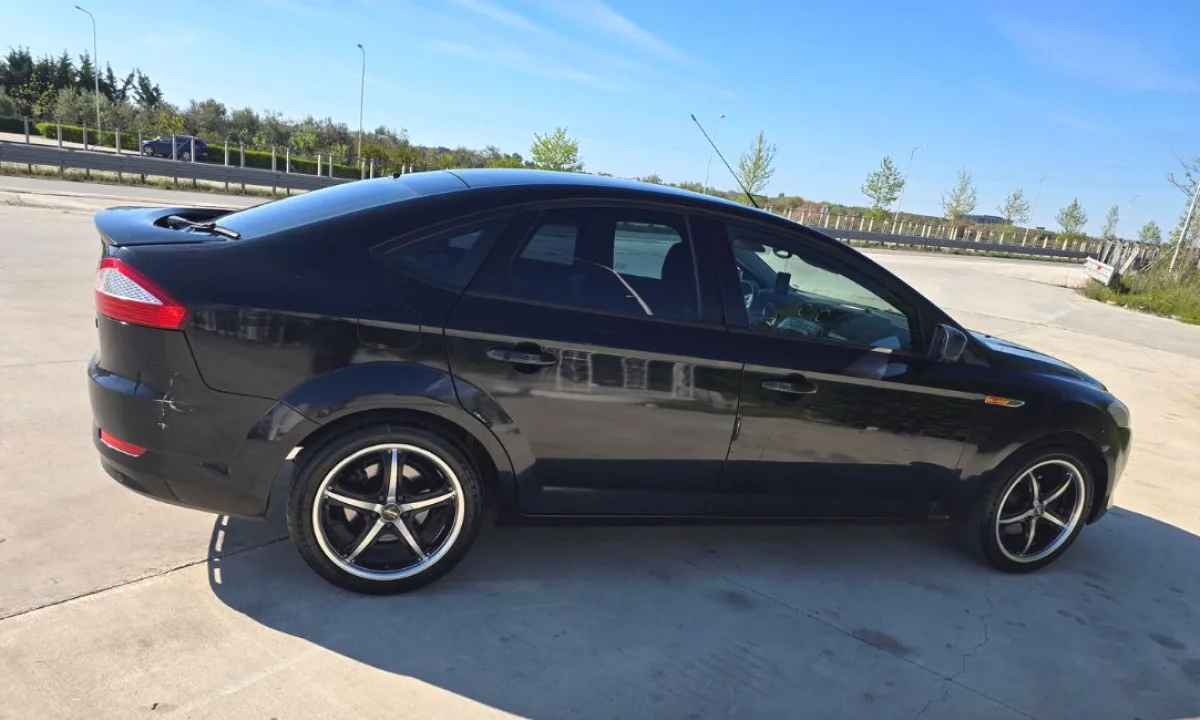 Makina ne shitje ne Tirane, Ford, 2008 gasoline-gas,Kambio Manual Pagesa 3,800  Euro.