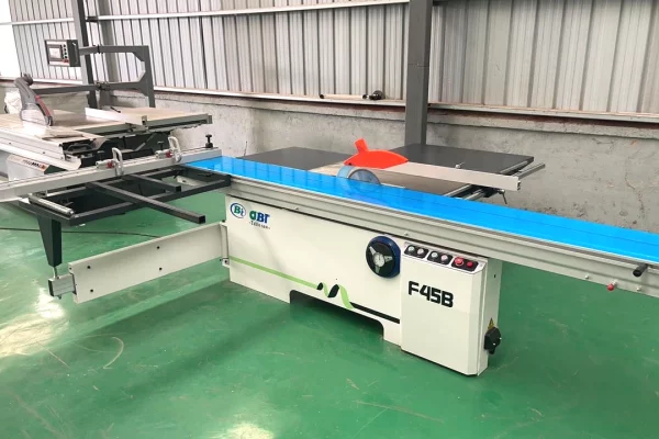 Vegla Pune ne Prishtine - 4,600 Euro