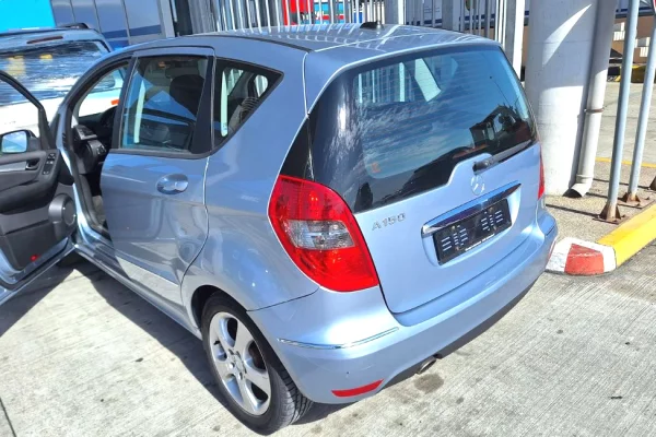 Auto in Vendita a Elbasan, Mercedes-Benz, 2009 gasoline-gas,Kambio Automatik Pagamento 4,800  Euro.