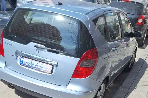 Auto in Vendita a Elbasan, Mercedes-Benz, 2009 gasoline-gas,Kambio Automatik Pagamento 4,800  Euro.