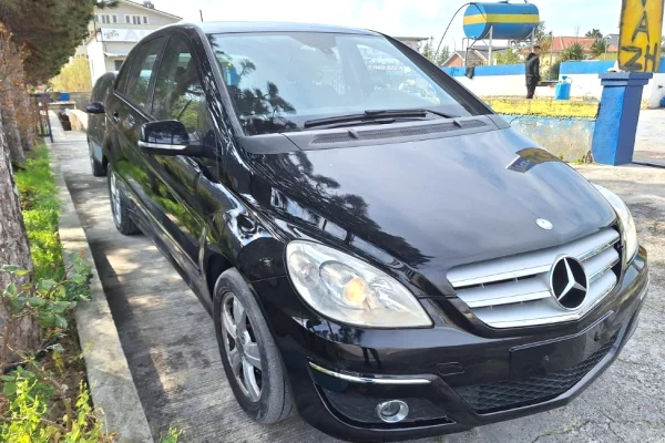 Auto in Vendita a Elbasan - 4,900 Euro