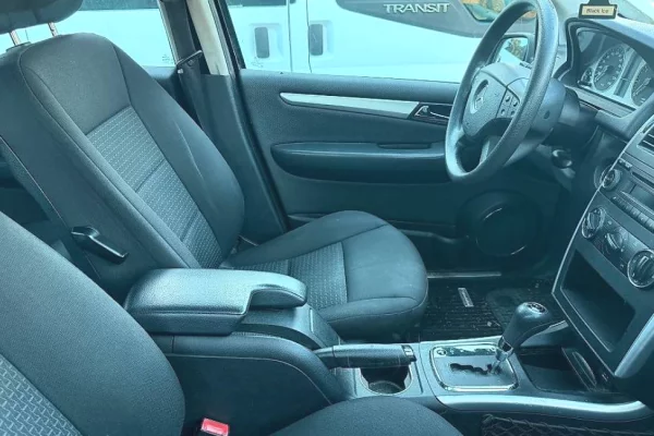 Auto in Vendita a Elbasan, Mercedes-Benz, 2010 gasoline-gas,Kambio Automatik Pagamento 4,900  Euro.