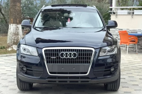 Auto in Vendita a Tirana - 8,800 Euro