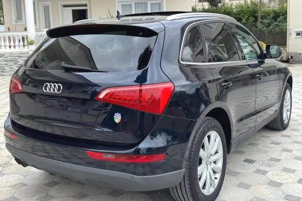Auto in Vendita a Tirana, Audi, 2010 Diesel,Kambio Automatik Pagamento 8,800  Euro.