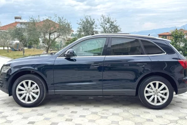 Auto in Vendita a Tirana, Audi, 2010 Diesel,Kambio Automatik Pagamento 8,800  Euro.