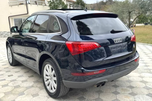 Auto in Vendita a Tirana, Audi, 2010 Diesel,Kambio Automatik Pagamento 8,800  Euro.