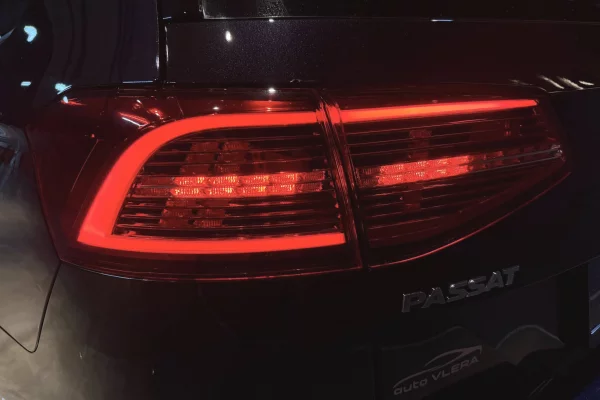 Auto in Vendita a Pristina, Volkswagen, 2018 Diesel,Kambio Automatik Pagamento 13,800  Euro.