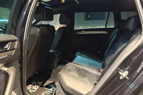 Auto in Vendita a Pristina, Volkswagen, 2018 Diesel,Kambio Automatik Pagamento 13,800  Euro.