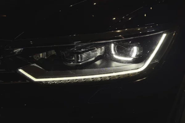 Auto in Vendita a Pristina, Volkswagen, 2018 Diesel,Kambio Automatik Pagamento 13,800  Euro.