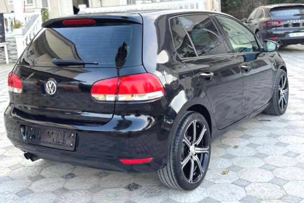 Auto in Vendita a Tirana, Volkswagen, 2010 Diesel,Kambio Automatik Pagamento 6,500  Euro.