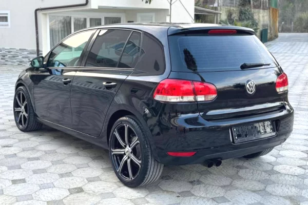 Auto in Vendita a Tirana, Volkswagen, 2010 Diesel,Kambio Automatik Pagamento 6,500  Euro.