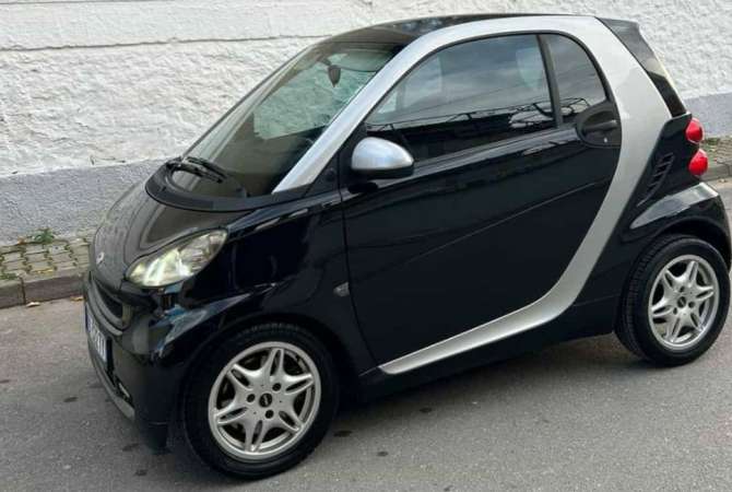 Auto in Vendita a Durazzo - 2,700 Euro