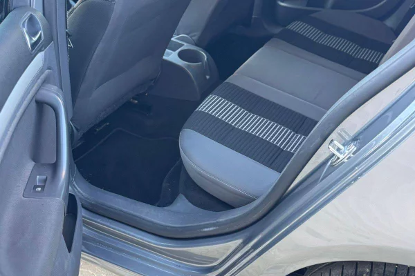 Auto in Vendita a Tirana, Volkswagen, 2008 Diesel,Kambio Manual Pagamento 3,900  Euro.