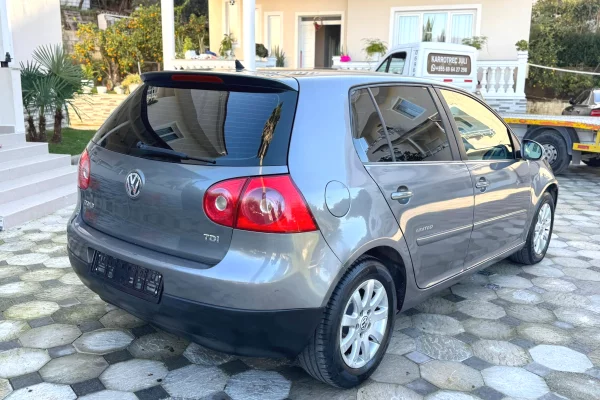 Auto in Vendita a Tirana, Volkswagen, 2008 Diesel,Kambio Manual Pagamento 3,900  Euro.