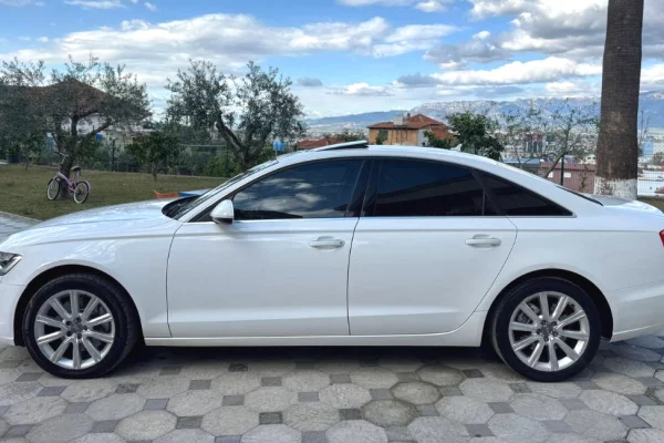 Auto in Vendita a Tirana, Audi, 2012 Diesel,Kambio Automatik Pagamento 8,400  Euro.