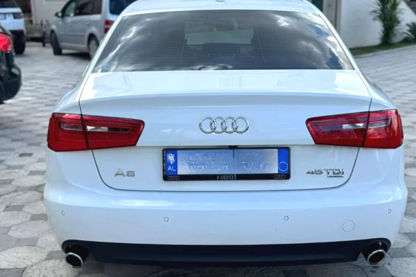 Auto in Vendita a Tirana, Audi, 2012 Diesel,Kambio Automatik Pagamento 8,400  Euro.