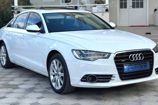 Auto in Vendita a Tirana, Audi, 2012 Diesel,Kambio Automatik Pagamento 8,400  Euro.